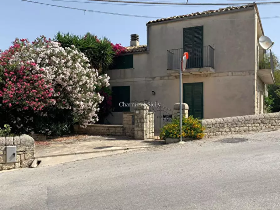 Immagine 11 di Casa indipendente in vendita  in VIA GIANFORMA MARGIONE a Modica