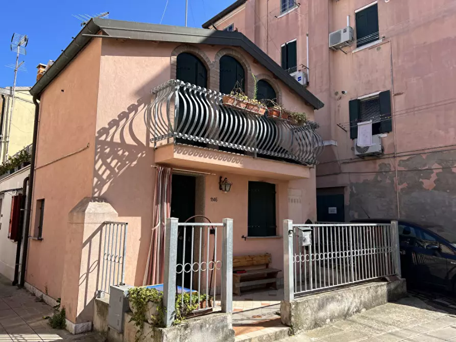 Immagine 1 di Casa indipendente in vendita  in Fondamenta Lungolaguna a Chioggia
