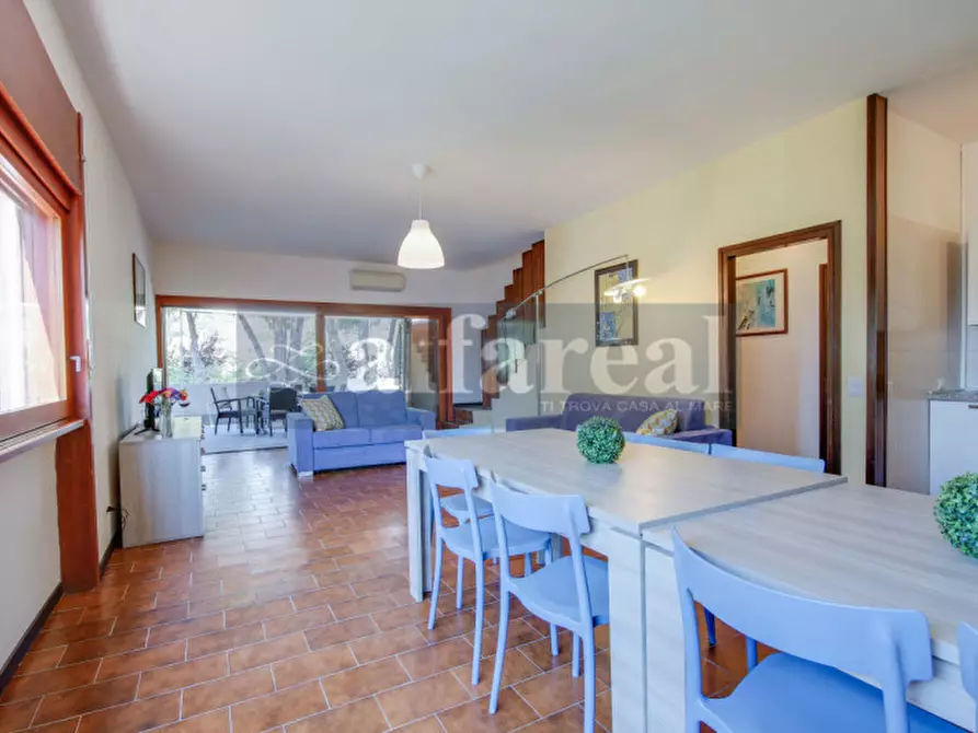 Immagine 3 di Villa in vendita  a Castiglione Della Pescaia