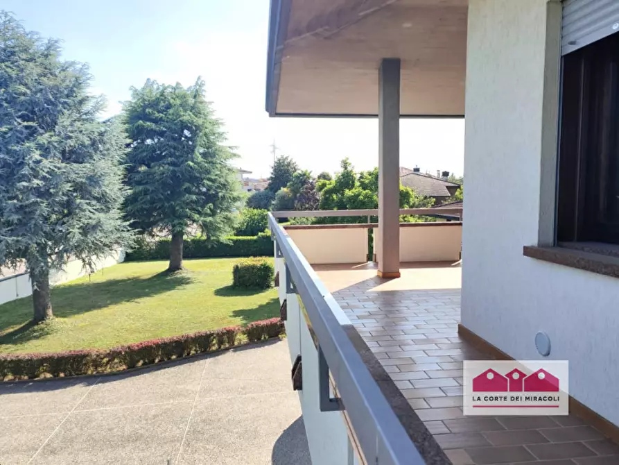 Immagine 15 di Casa bifamiliare in affitto  in Via Carso a Torri Di Quartesolo