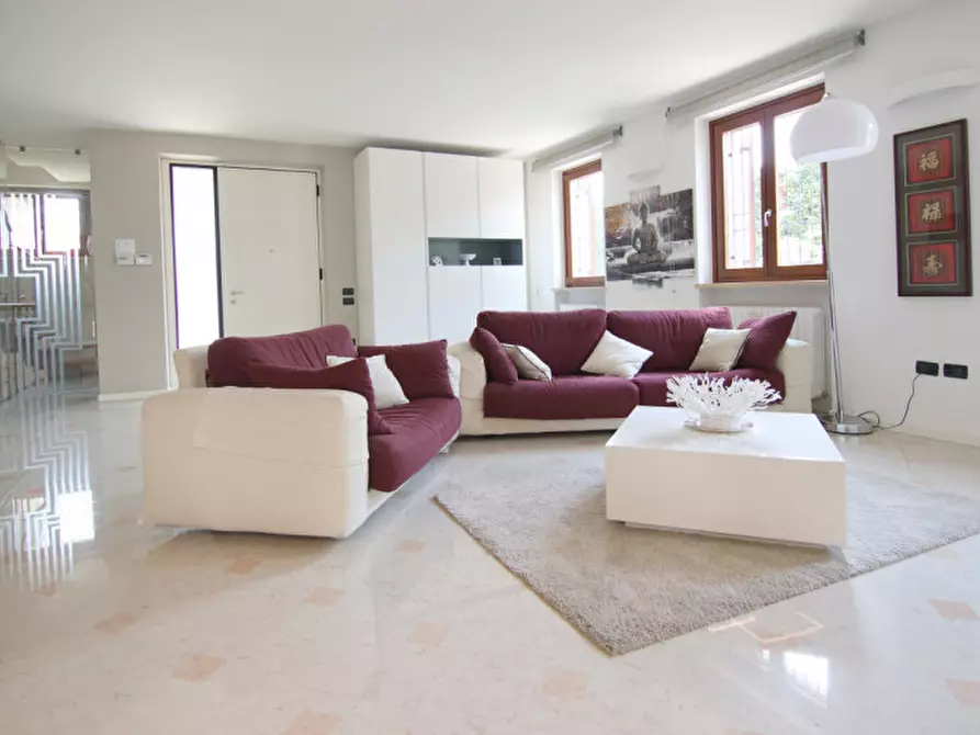 Immagine 2 di Villa in affitto  in Via Postale Vecchia a Pescantina