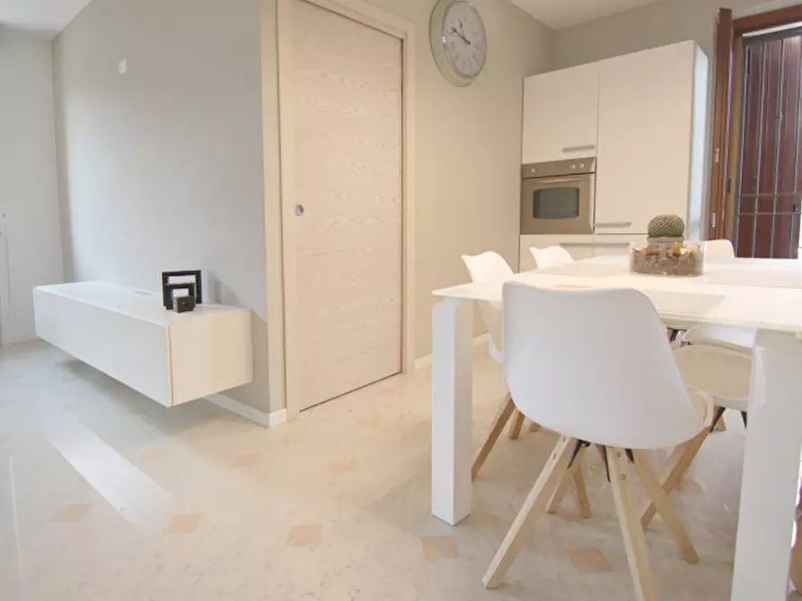 Immagine 6 di Villa in affitto  in Via Postale Vecchia a Pescantina