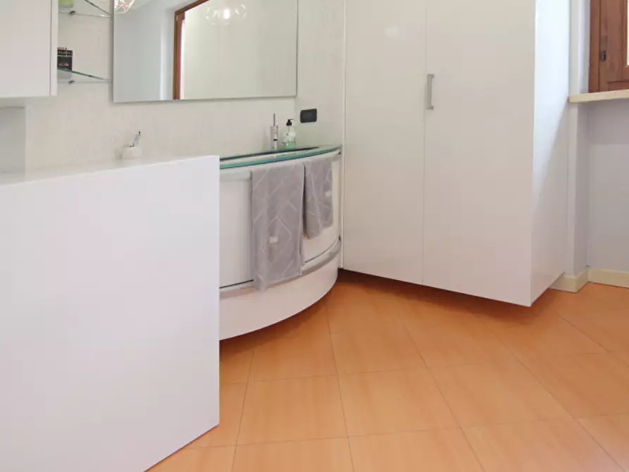 Immagine 8 di Villa in affitto  in Via Postale Vecchia a Pescantina