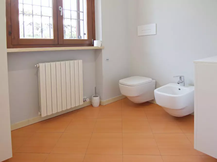 Immagine 9 di Villa in affitto  in Via Postale Vecchia a Pescantina