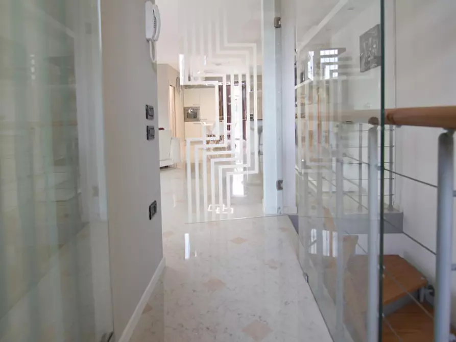 Immagine 10 di Villa in affitto  in Via Postale Vecchia a Pescantina