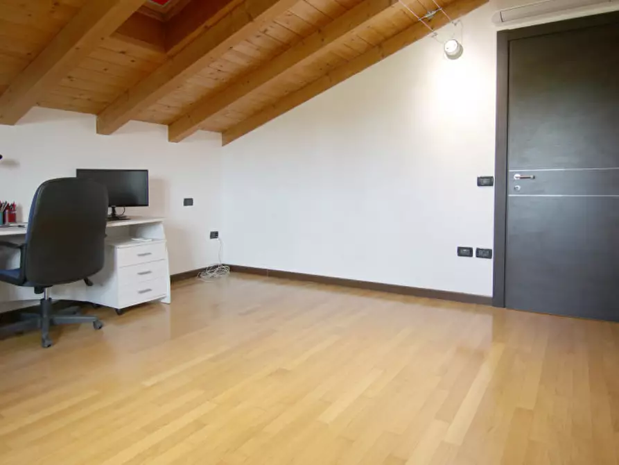 Immagine 15 di Villa in affitto  in Via Postale Vecchia a Pescantina