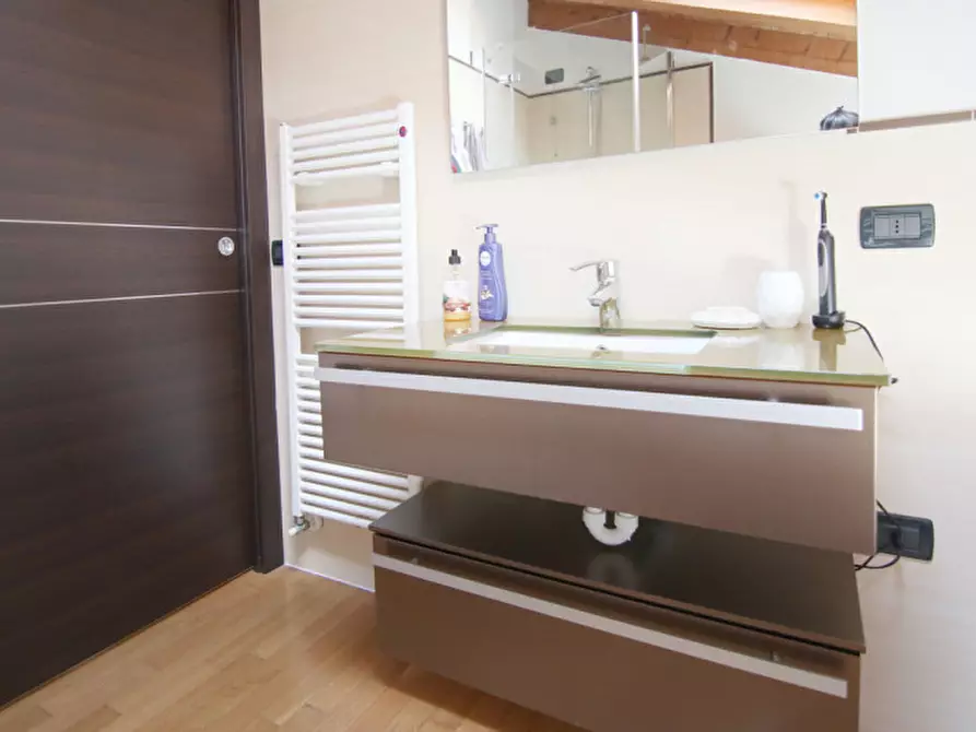 Immagine 17 di Villa in affitto  in Via Postale Vecchia a Pescantina