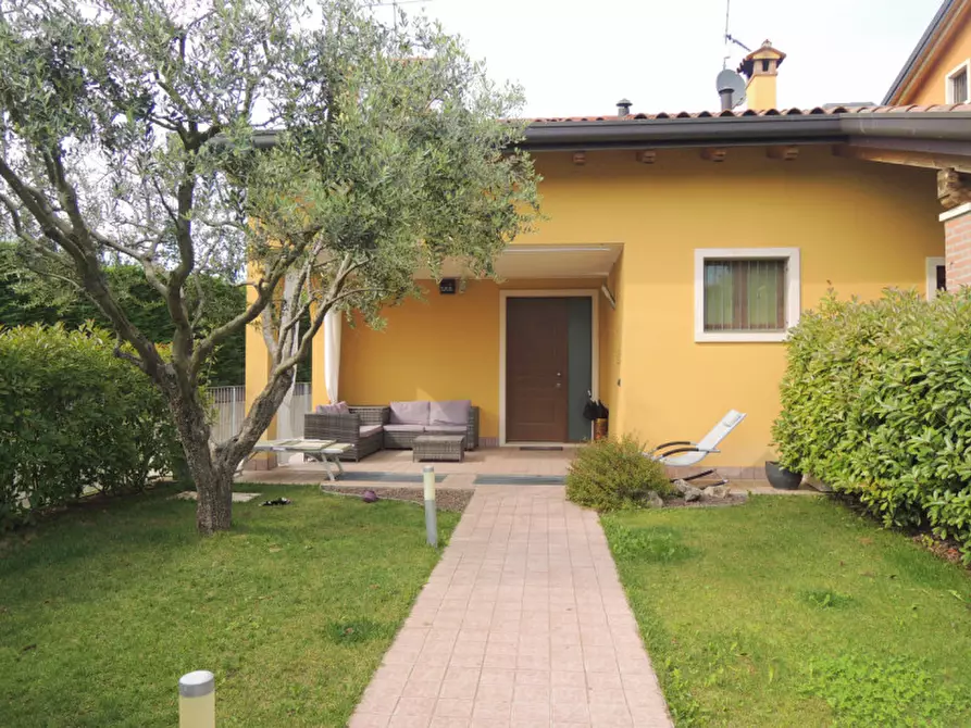 Immagine 22 di Villa in affitto  in Via Postale Vecchia a Pescantina