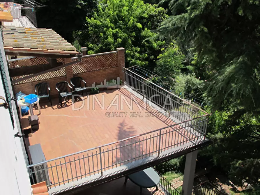 Immagine 2 di Villa in vendita  a Fauglia