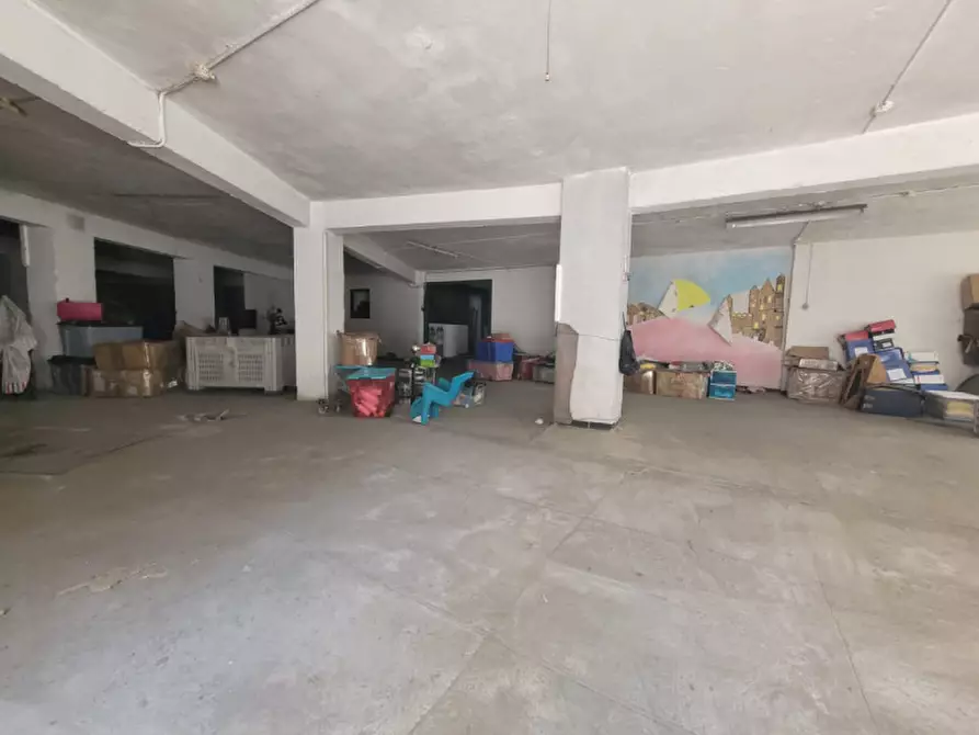 Immagine 5 di Magazzino in vendita  in via turati a Savona