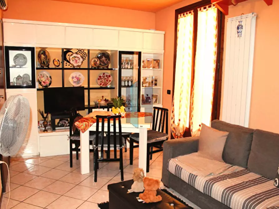 Immagine 1 di Appartamento in vendita  in VIA CARSO a Asola