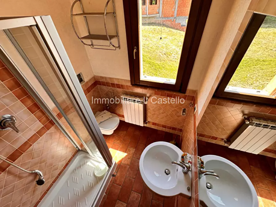 Immagine 26 di Casa indipendente in vendita  a Castiglione Del Lago