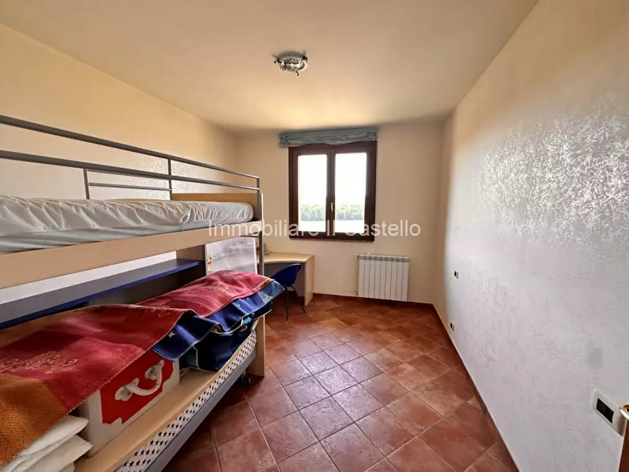 Immagine 27 di Casa indipendente in vendita  a Castiglione Del Lago