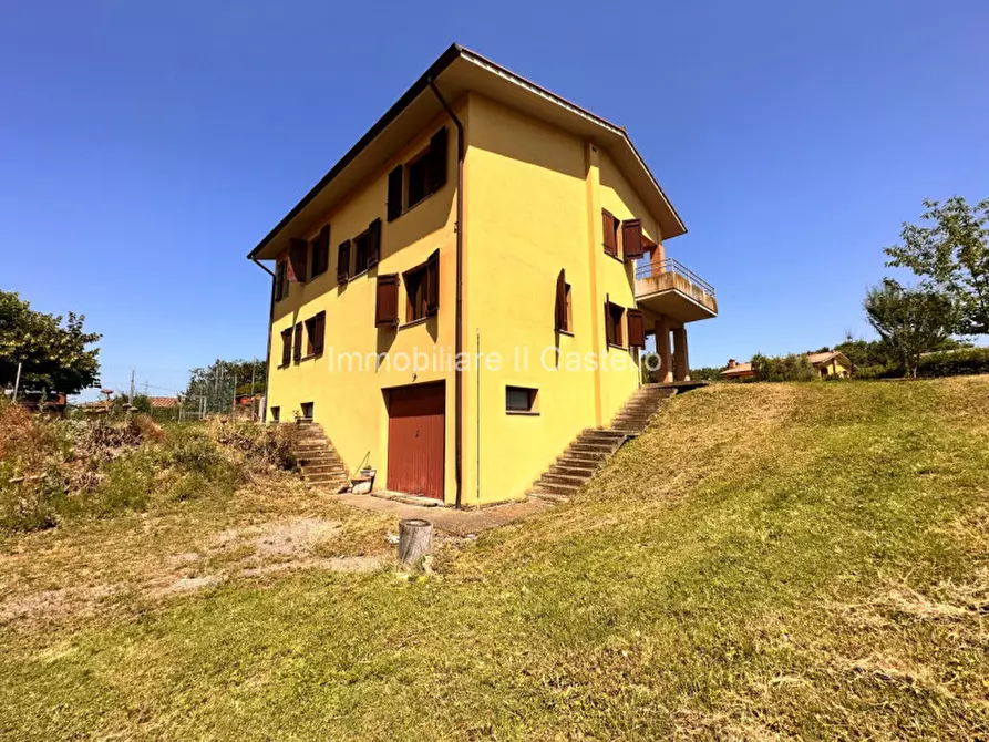 Immagine 33 di Casa indipendente in vendita  a Castiglione Del Lago