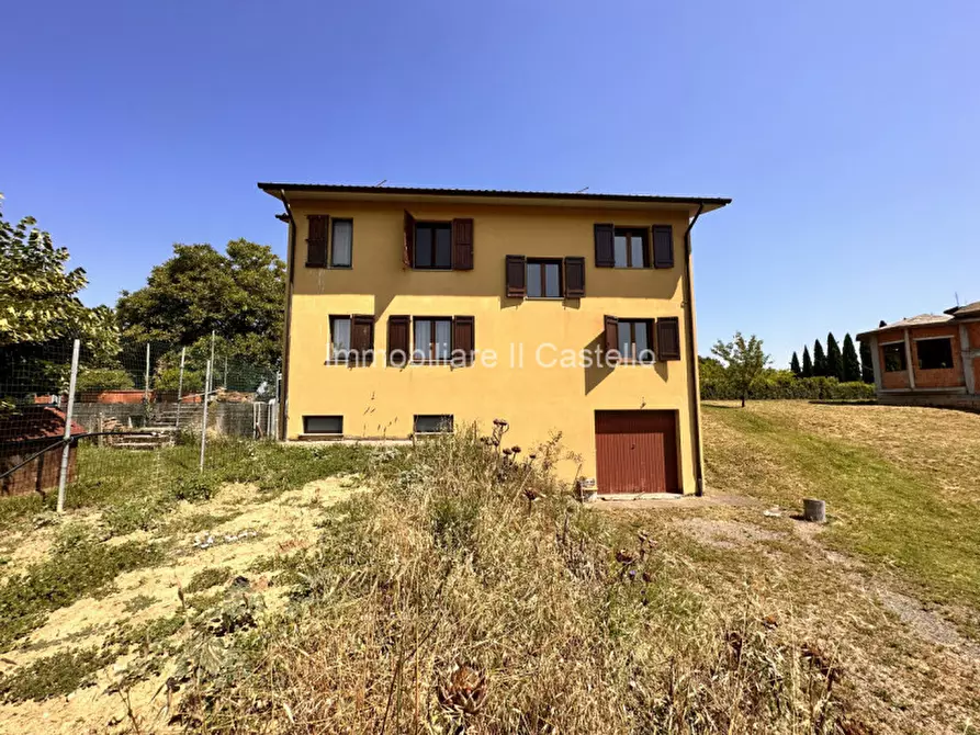 Immagine 34 di Casa indipendente in vendita  a Castiglione Del Lago