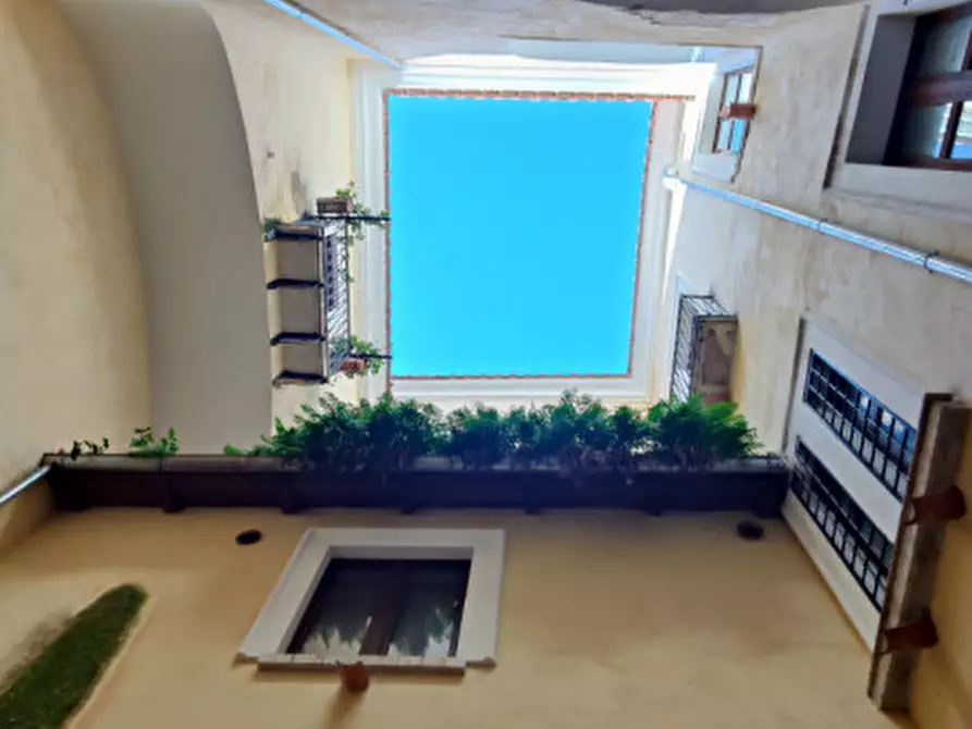 Immagine 13 di Appartamento in vendita  in Via Castello a Eboli