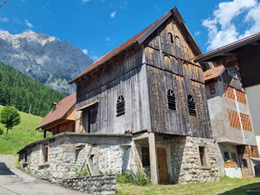 Immagine 1 di Rustico / casale in vendita  in Via dei Leoni a Forni Avoltri