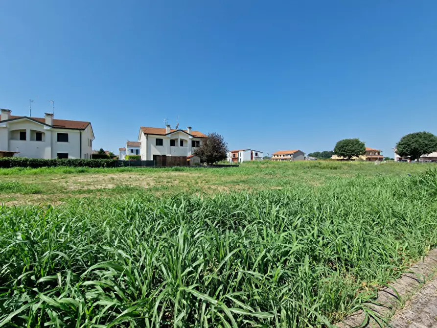 Immagine 2 di Terreno in vendita  in VIA MADRE TERESA DI CALCUTTA a Borgo Veneto