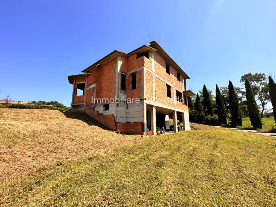 Immagine 1 di Casa indipendente in vendita  a Castiglione Del Lago