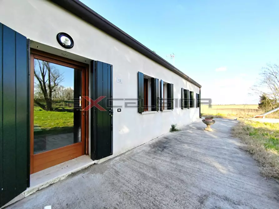 Immagine 1 di Casa bifamiliare in vendita  in Via G. Matteotti n.20 bis - Cavarzere (VE) a Cavarzere