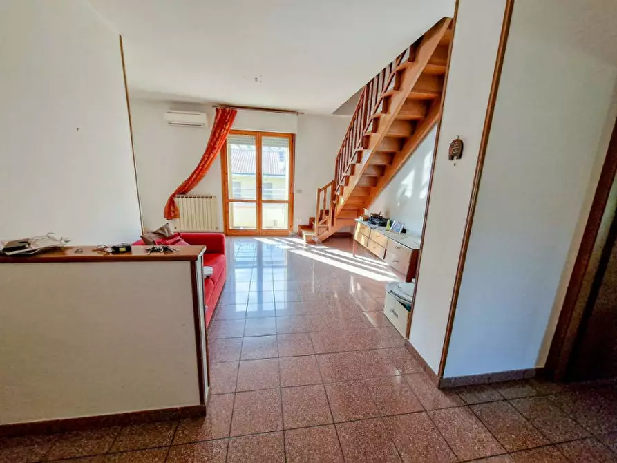 Immagine 2 di Appartamento in vendita  in via dei Ciliegi a Sassocorvaro Auditore