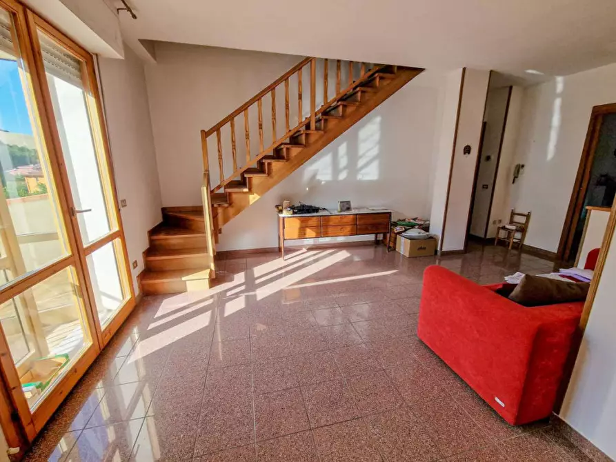 Immagine 3 di Appartamento in vendita  in via dei Ciliegi a Sassocorvaro Auditore