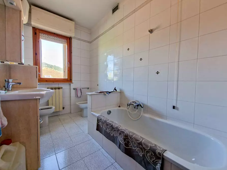 Immagine 9 di Appartamento in vendita  in via dei Ciliegi a Sassocorvaro Auditore