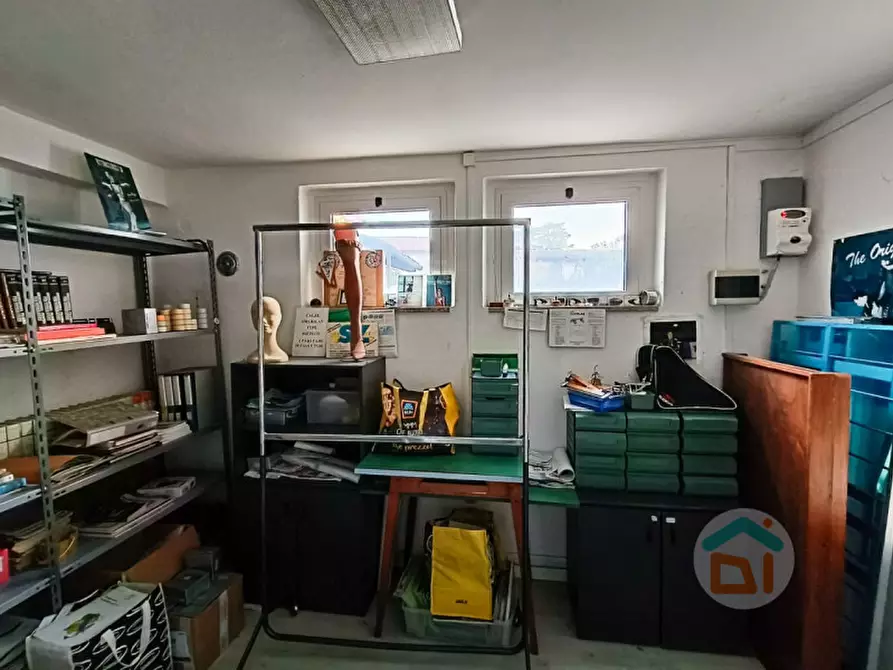 Immagine 10 di Laboratorio in vendita  in Via Del Treno 3 a San Canzian D'isonzo