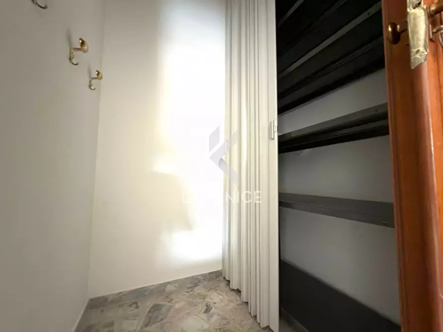 Immagine 11 di Appartamento in vendita  in Viale dei Lecci 10 a Martina Franca