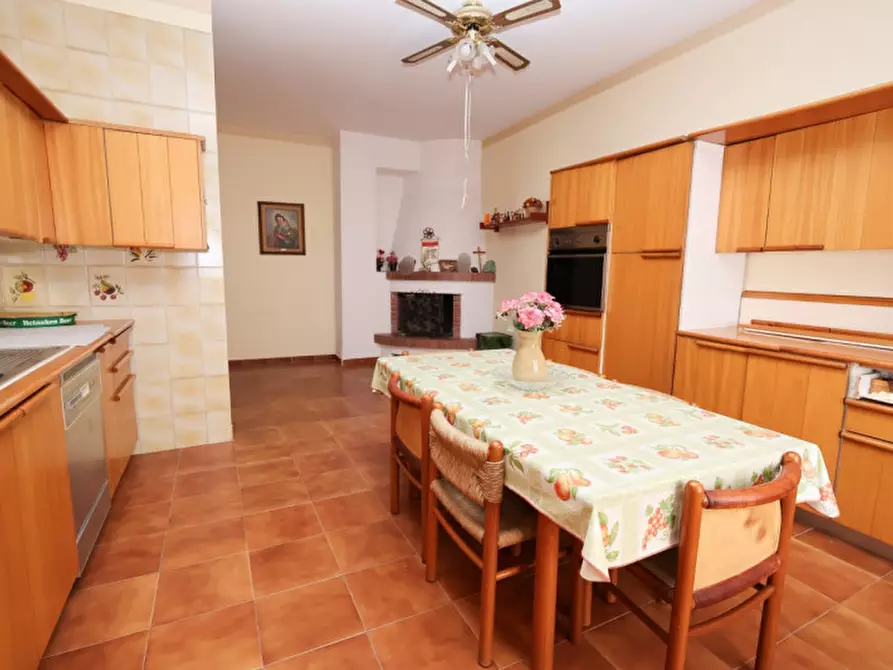 Immagine 3 di Appartamento in vendita  in Via Giacomo Leopardi n.01 a Palagonia