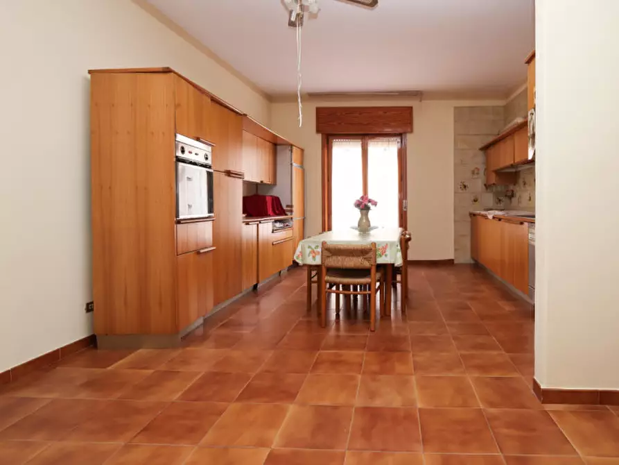 Immagine 4 di Appartamento in vendita  in Via Giacomo Leopardi n.01 a Palagonia