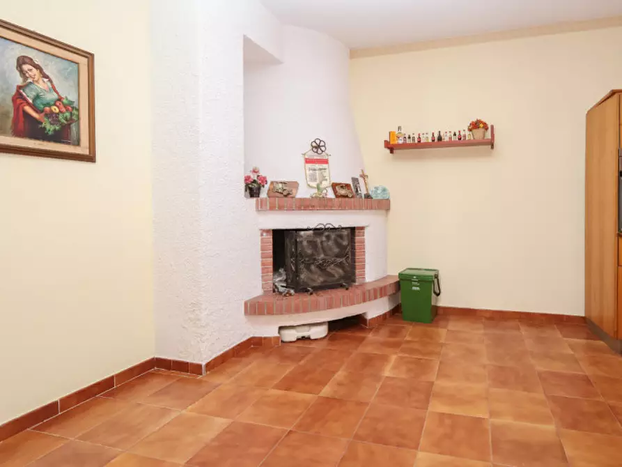 Immagine 6 di Appartamento in vendita  in Via Giacomo Leopardi n.01 a Palagonia