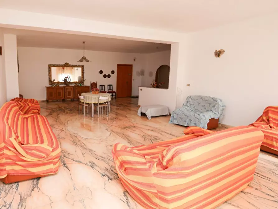 Immagine 8 di Appartamento in vendita  in Via Giacomo Leopardi n.01 a Palagonia