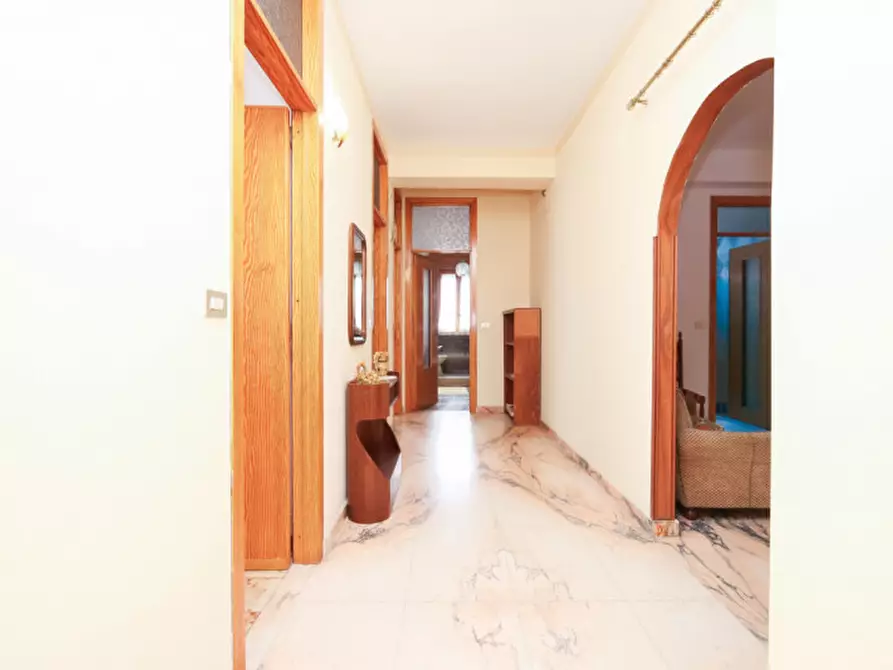 Immagine 9 di Appartamento in vendita  in Via Giacomo Leopardi n.01 a Palagonia