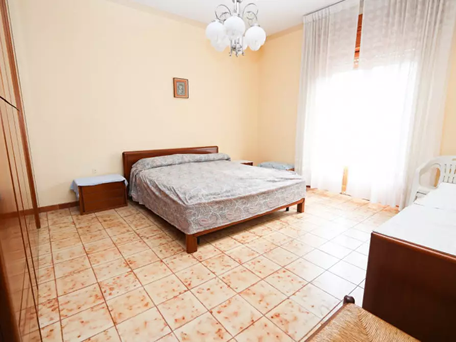 Immagine 10 di Appartamento in vendita  in Via Giacomo Leopardi n.01 a Palagonia