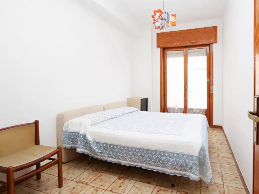 Immagine 12 di Appartamento in vendita  in Via Giacomo Leopardi n.01 a Palagonia