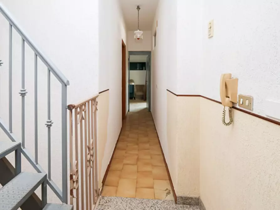 Immagine 21 di Appartamento in vendita  in Via Giacomo Leopardi n.01 a Palagonia