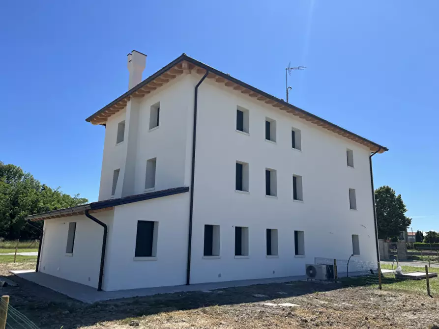 Immagine 3 di Appartamento in vendita  in via Riviera Comm. Armando Furlanis a Concordia Sagittaria