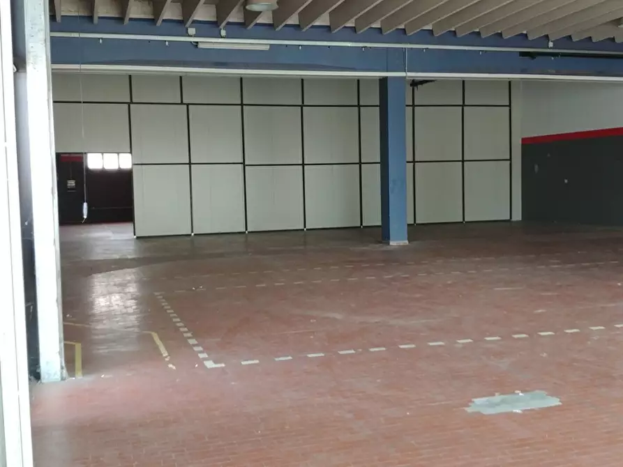 Immagine 4 di Negozio in affitto  in VIA DA VINCI L. a Cambiago