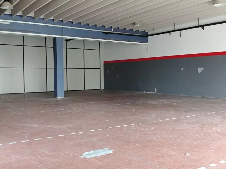 Immagine 5 di Negozio in affitto  in VIA DA VINCI L. a Cambiago
