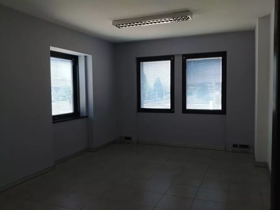 Immagine 15 di Negozio in affitto  in VIA DA VINCI L. a Cambiago