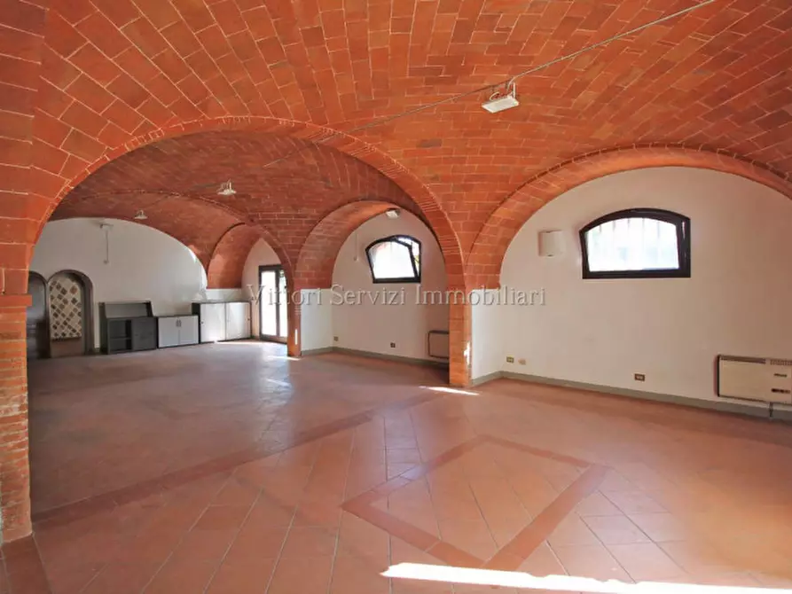 Immagine 4 di Negozio in vendita  in Via Traversa valdichiana est a Torrita Di Siena