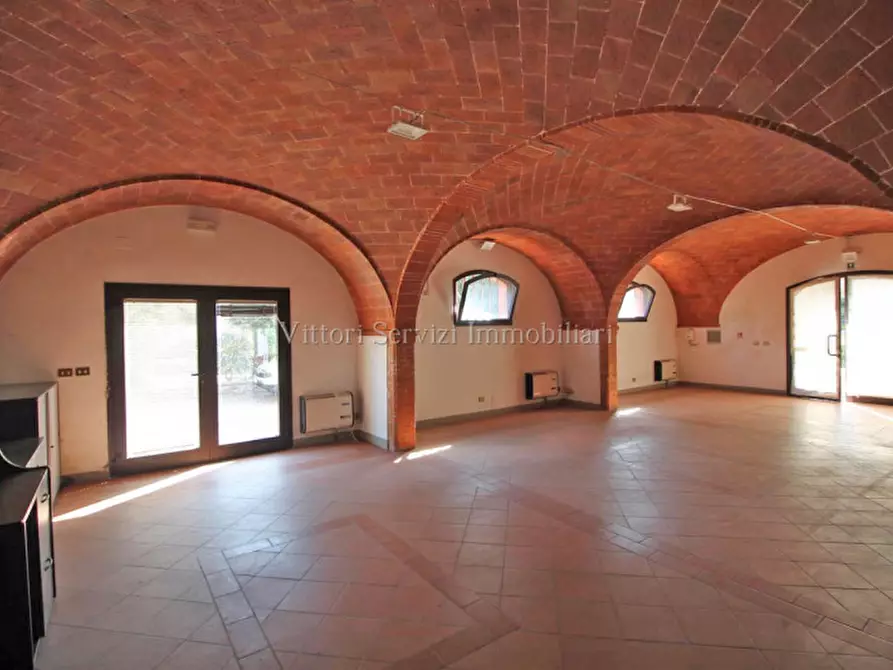 Immagine 5 di Negozio in vendita  in Via Traversa valdichiana est a Torrita Di Siena