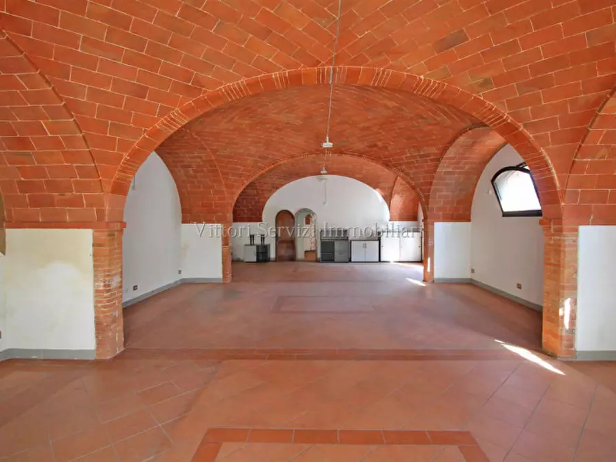 Immagine 7 di Negozio in vendita  in Via Traversa valdichiana est a Torrita Di Siena