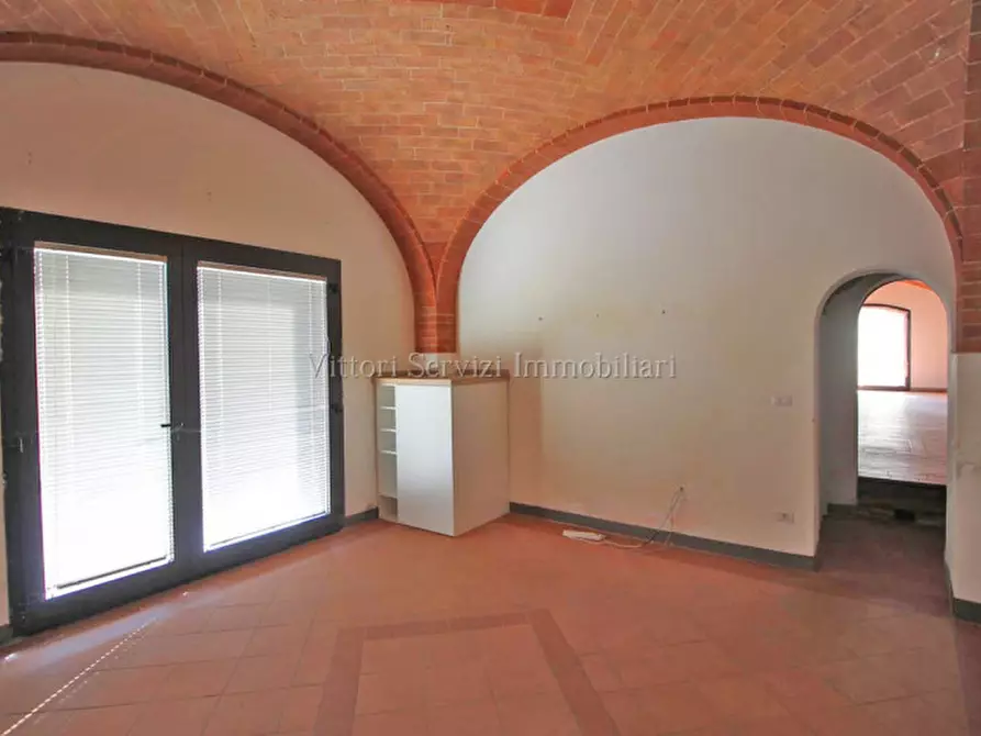 Immagine 12 di Negozio in vendita  in Via Traversa valdichiana est a Torrita Di Siena