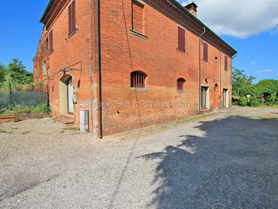 Immagine 16 di Negozio in vendita  in Via Traversa valdichiana est a Torrita Di Siena