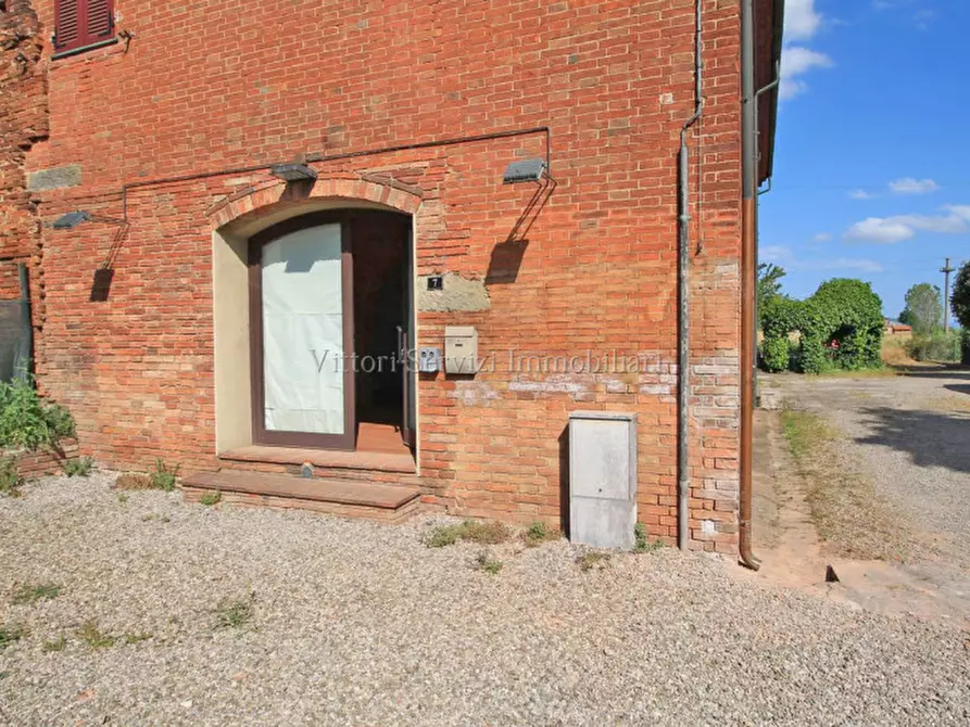 Immagine 17 di Negozio in vendita  in Via Traversa valdichiana est a Torrita Di Siena