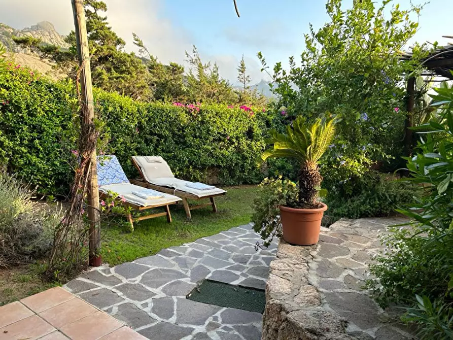 Immagine 25 di Appartamento in vendita  a Arzachena