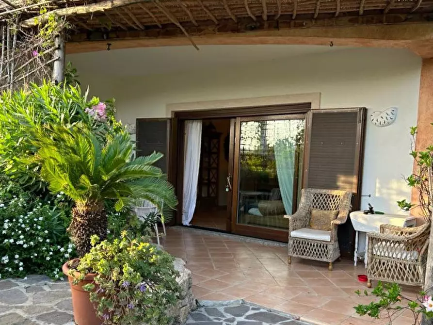 Immagine 26 di Appartamento in vendita  a Arzachena