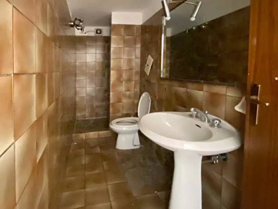 Immagine 10 di Ufficio in affitto  in via roma 23 a Verona